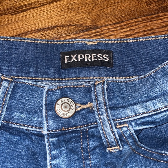 Express Jean shorts - Picture 2 of 3